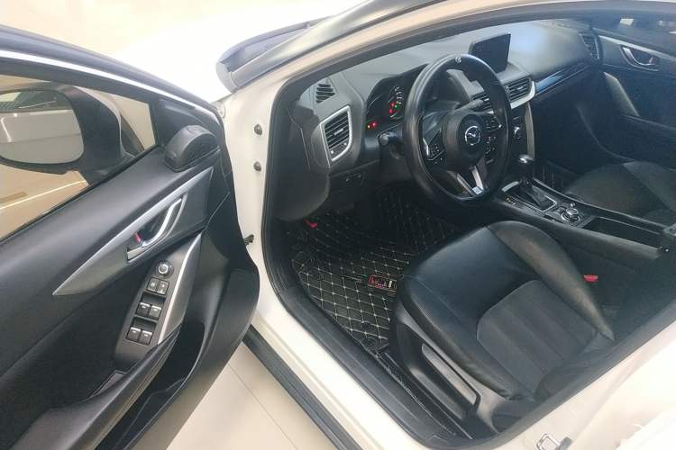 Used Mazda CX-4 2018 2.0L Automatic Two-Wheel Drive Blue Sky Luxury Edition