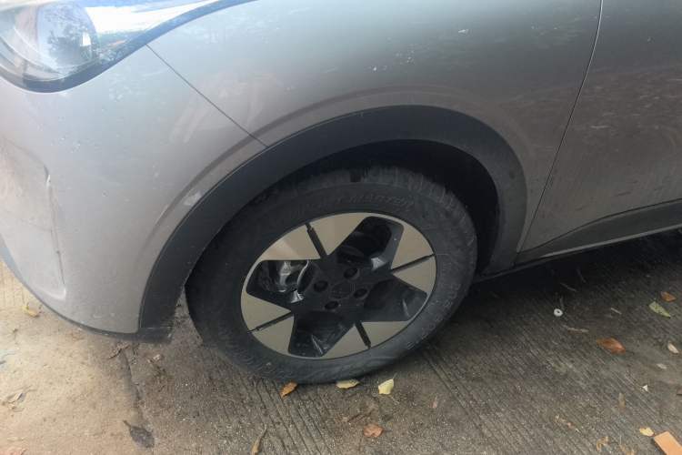 Used Geely Galaxy Geome 2025 UP 410km Exploration Edition Left Front Wheel Hub