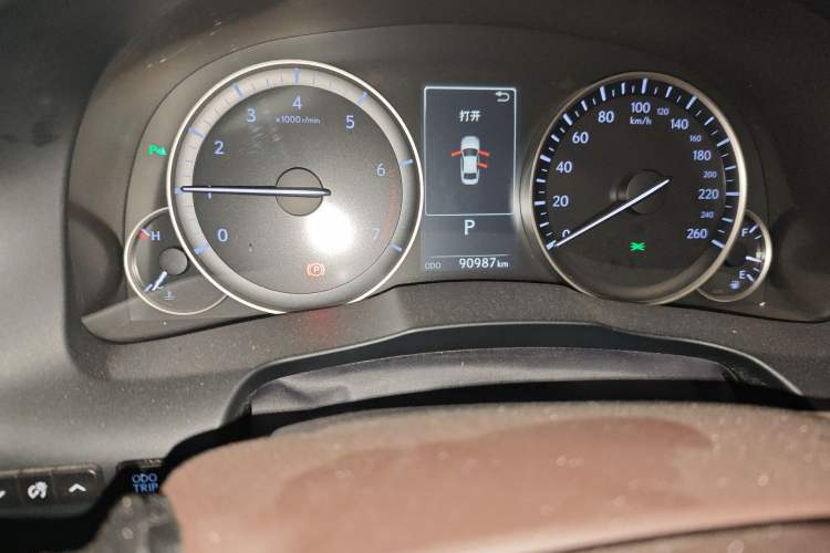 Used Lexus ES 2015 250 Elegant Edition Odometer Close Up