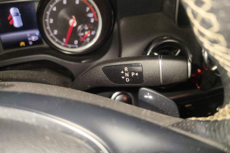 Used Mercedes-Benz GLA 2018 GLA 200 Fashion Model Gear Lever