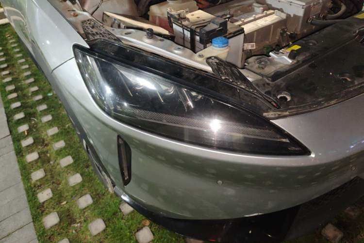 Used XPeng G3 2019 Smart Edition Right Front Headlight