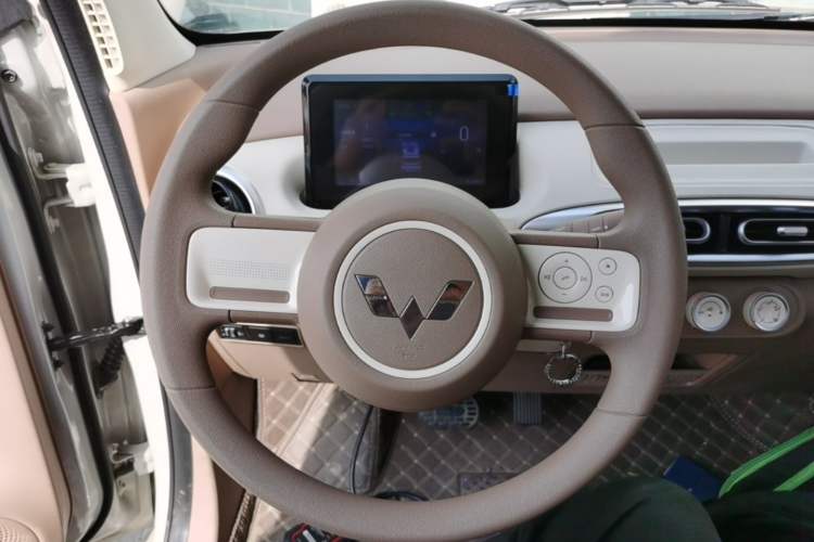 Used Wuling Hongguang MINIEV 2025 Four-Door Version Advanced Edition Steering Wheel