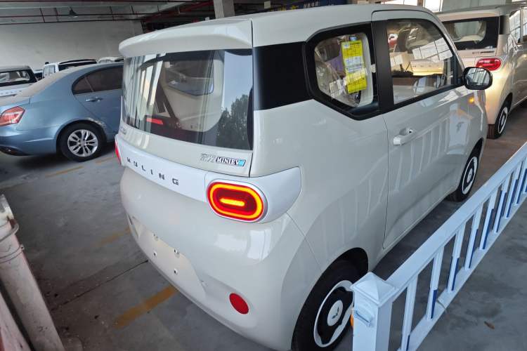 Used Wuling Hongguang MINIEV 2024 3rd Generation 215km Youth Edition