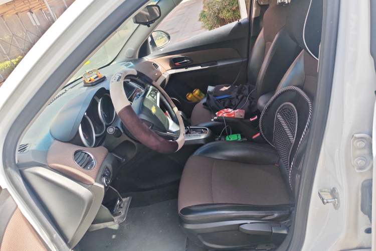 Used Chevrolet Cruze 2013 Hatchback 1.6L Automatic Luxury Model
