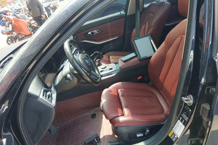 Used BMW i3 2022 eDrive 35 L Left Front Seat