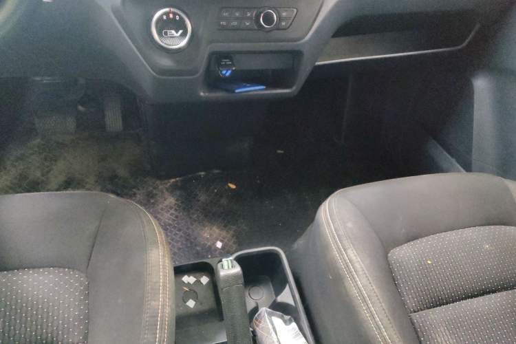 Used SAIC MAXUS EV30 2021 Pure Electric Smart Logistics Expert with Long Wheelbase—CATL
