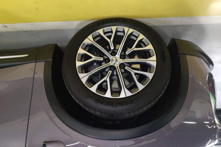 Used Nio EC6 2023 75 kWh Left Front Wheel Hub