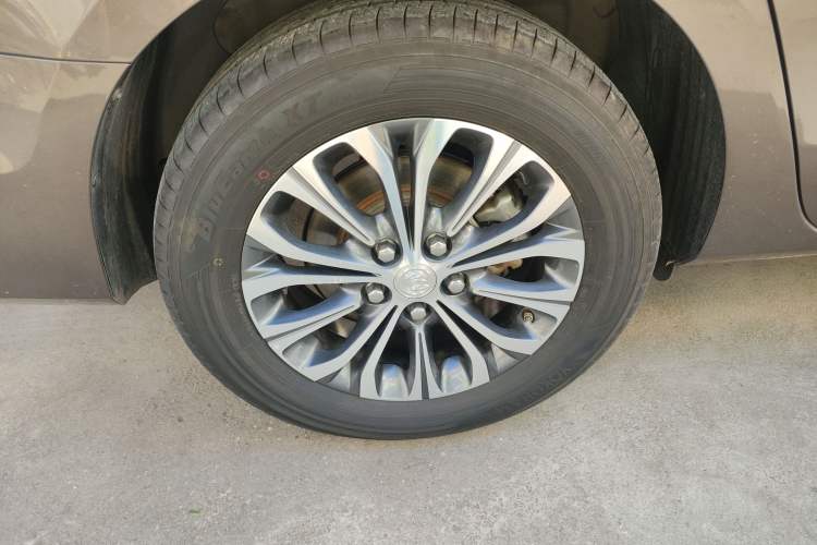 Used Buick GL8 2022 Land Cruiser Executive Class 652T Comfort Model