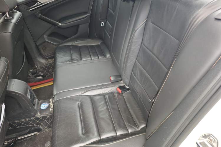 Used Volkswagen Bora 2016 1.6L Manual Comfort Model Interior 4