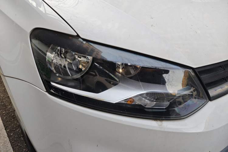 Used Volkswagen Polo 2016 1.4L Automatic Trendy Model Right Front Headlight