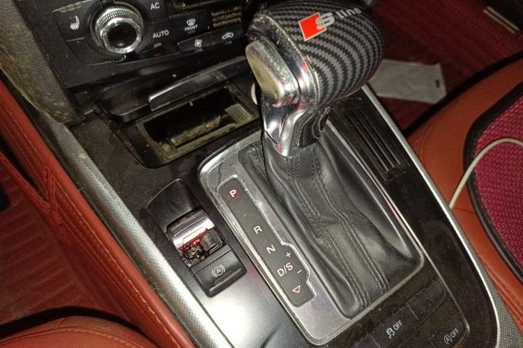 Used Audi A5 2013 Sportback 40 TFSI Gear Lever