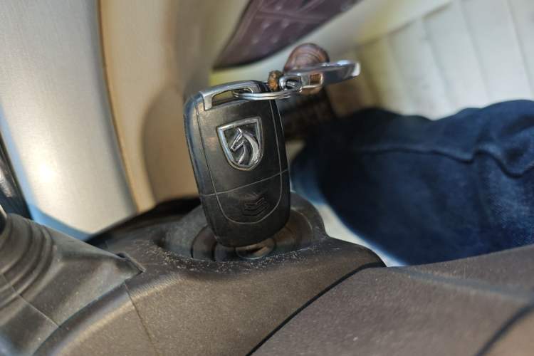 Used Baojun 730 2016 1.5L Manual Comfort Version 7 Seats China V Emission Standard Vehicle Key