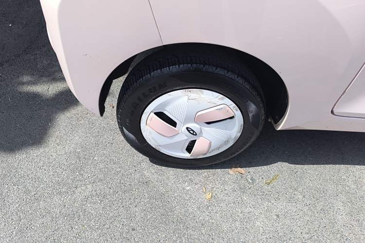 Used Chery QQ Ice Cream 2022 170km Sundae Phosphate Lithium-Ion
