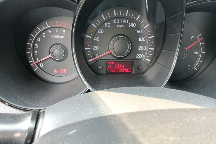 Used Kia K2 2012 Sedan 1.4L Automatic GLS Commemorative Edition Odometer Close Up