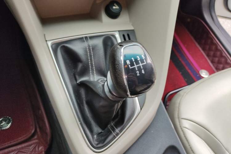 Used Buick GT 2017 15N Manual Elite Version Gear Lever