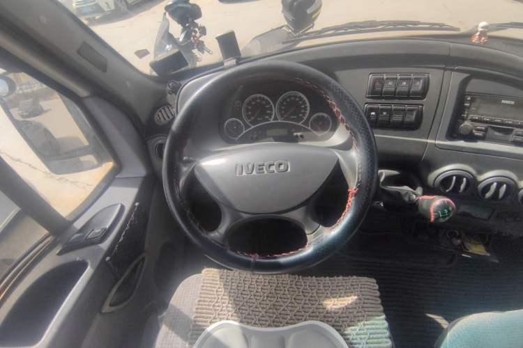 Used Iveco Power Daily 2013 3.0T-A37 Dual-Purpose Low-Roof F1C Van
