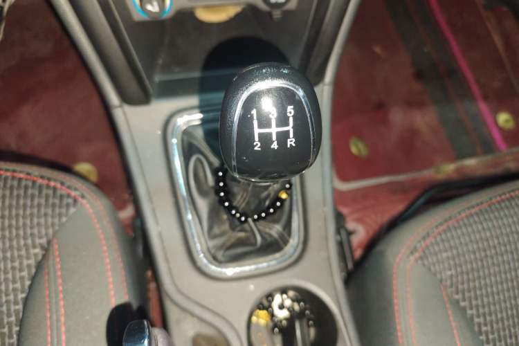 Used Chery Tiggo 3 2020 Million Global Edition 1.5L Manual Fashion Model Gear Lever