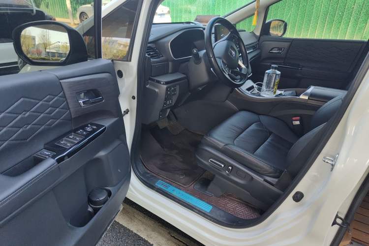 Used Honda Elysion 2022 2.0L eHEV Luxury First Edition Driver Seat