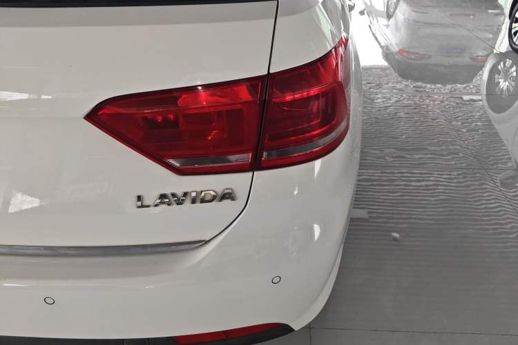 Used Volkswagen Gran Lavida 2015 1.6L Automatic Comfort Edition