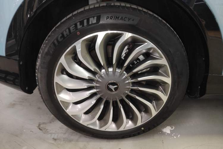 Used VOYAH FREE 2023 Four-Wheel Drive Extended-Range Model with Ultra-Long Range Exterior 2