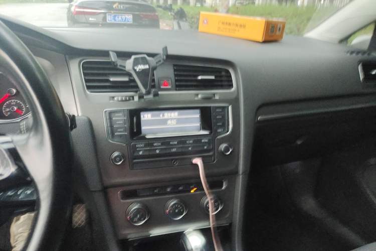 Used Volkswagen Golf 2015 1.4TSI Automatic Comfort Model Audio And AC Panel