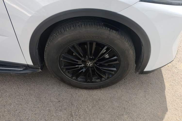 Used Venucia V 2023 260T Idol Edition Pro Right Front Wheel Hub