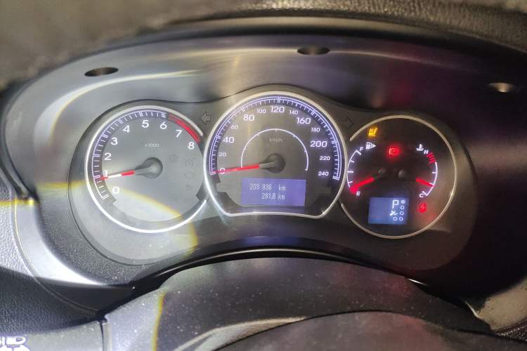 Used Renault Koleos 2012 2.5L 4x4 Comfort Edition with Navigation
