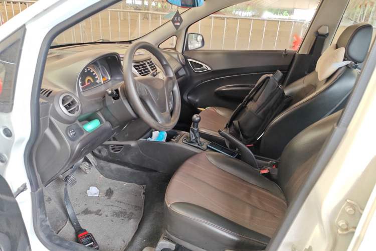 Used Chevrolet Sail 2013 Sedan 1.4L Manual Ideal Happiness Edition Left Front Seat