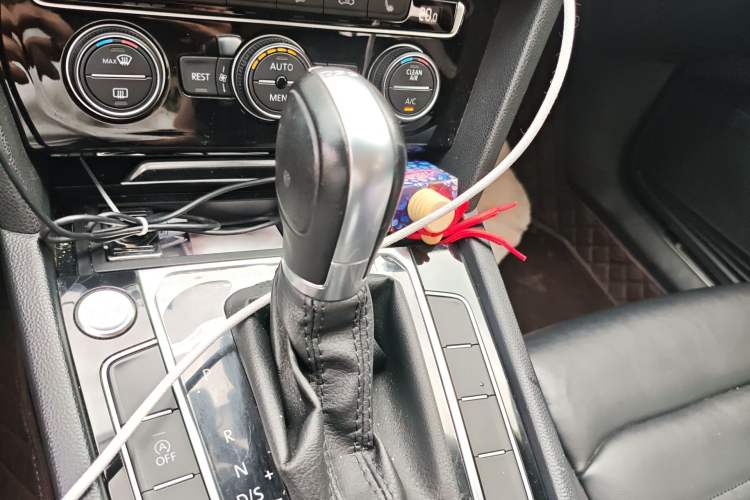 Used Volkswagen Magotan 2019 330TSI DSG Luxury Model China V Standard Gear Lever