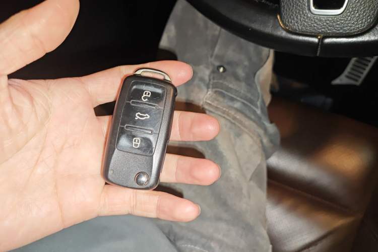 Used Volkswagen Tiguan 2015 1.8TSI Automatic Two-Wheel Drive Luxury Model Vehicle Key