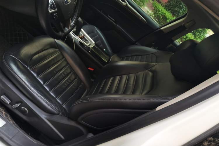 Used Ford Mondeo 2013 2.0L GTDi 200 Luxury Model Left Front Seat