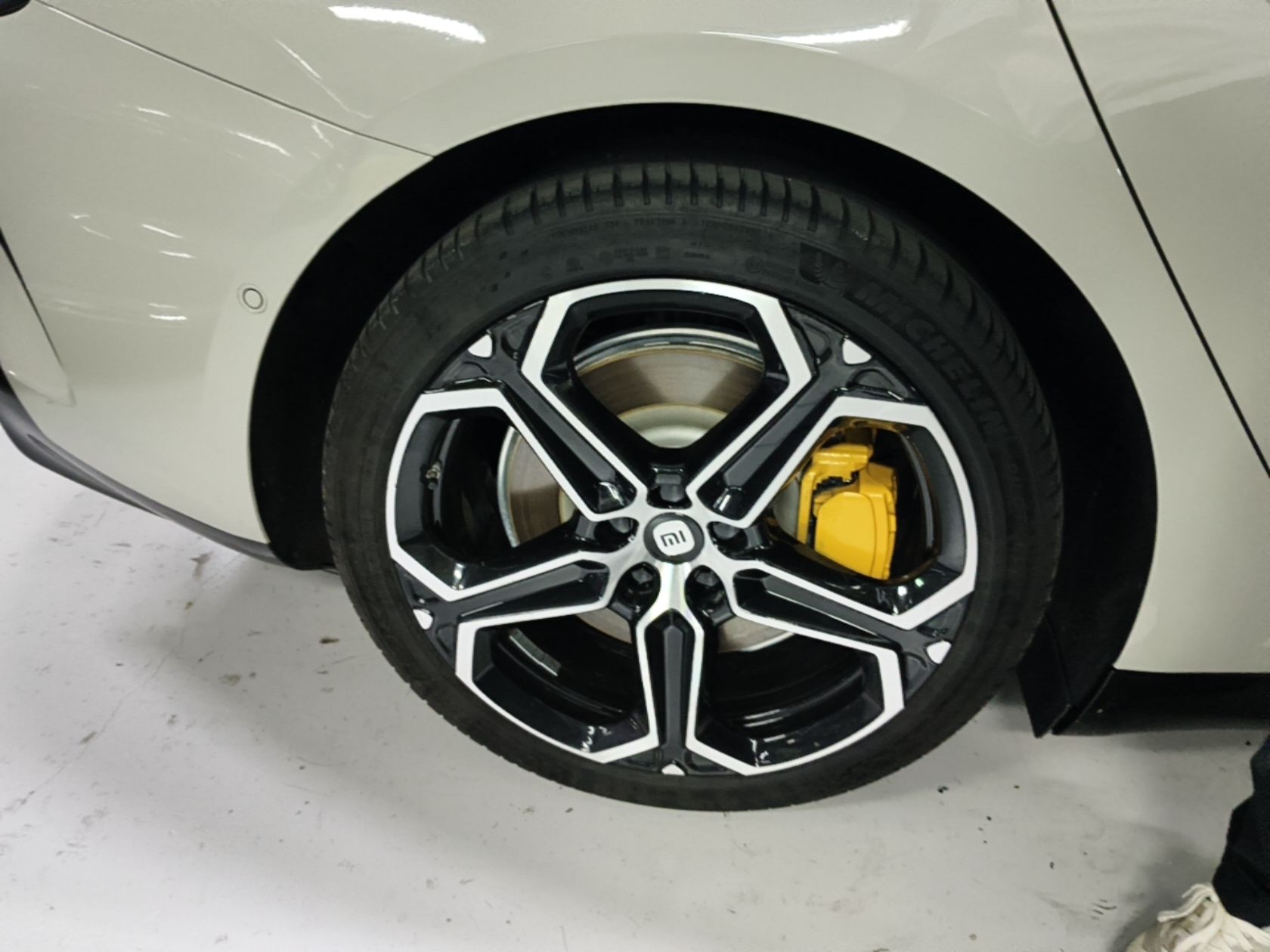 Xiaomi Auto SU7 2024 Rear-Drive Ultra-Long Range Advanced Pro-Level Intelligent Driving Version — снимка 11