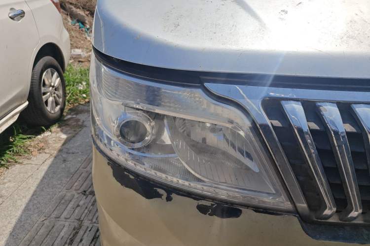 Used CHANGAN KAICHENG Ruixing M80 2019 1.5L Comfort Edition 4-Seater Single-Steaming Air Conditioner China VI Standard Flat Roof Dual-Swing Doors – DAM15KR Right Front Headlight