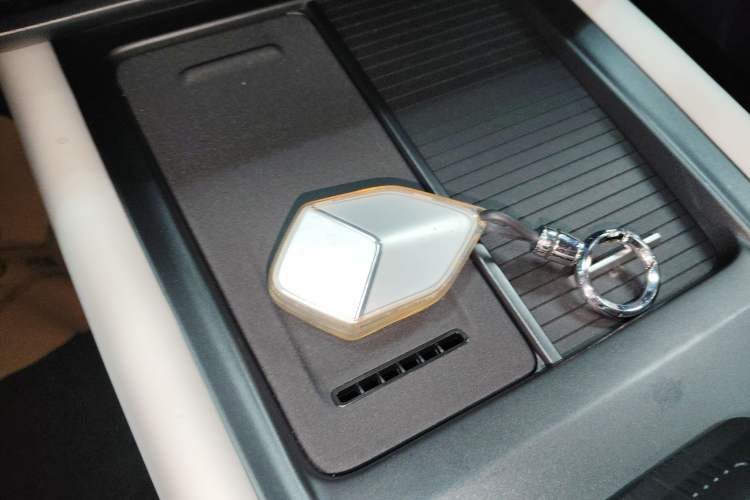 Used Deepal G318 2024 Four-Wheel-Drive Air Suspension Model