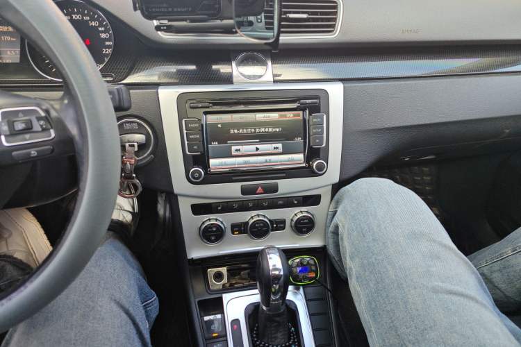 Used Volkswagen Magotan 2013 1.8TSI Luxury Model Audio And AC Panel