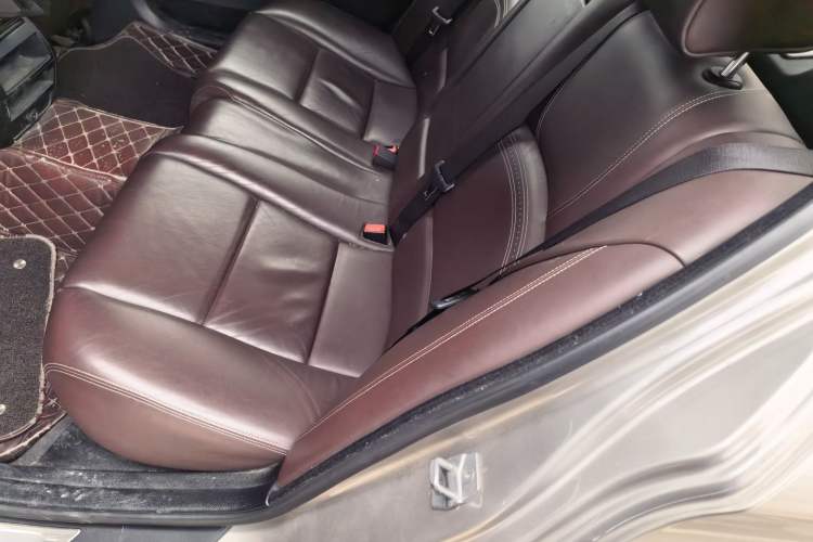 Used BMW 5 Series 2014 525Li Luxury Design Package Left Rear Seat