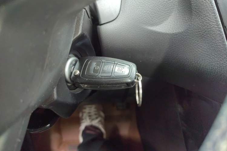 Used Ford Focus 2015 Hatchback 1.6L Automatic Fashion Edition Vehicle Key