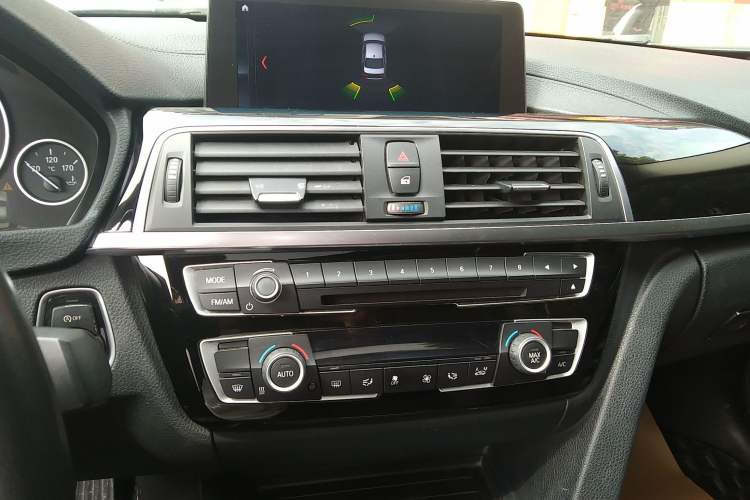 Used BMW 3 Series 2019 320Li Fashion Model Audio And AC Panel