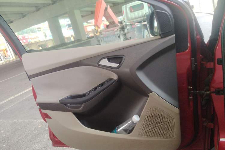 Used Ford Focus 2012 Sedan 1.6L Automatic Comfort Model
