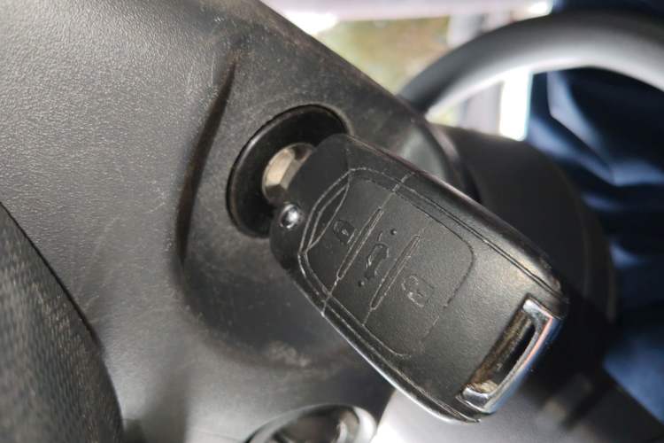 Used Wuling Zhiguang New Energy 2025 Standard Model Vehicle Key