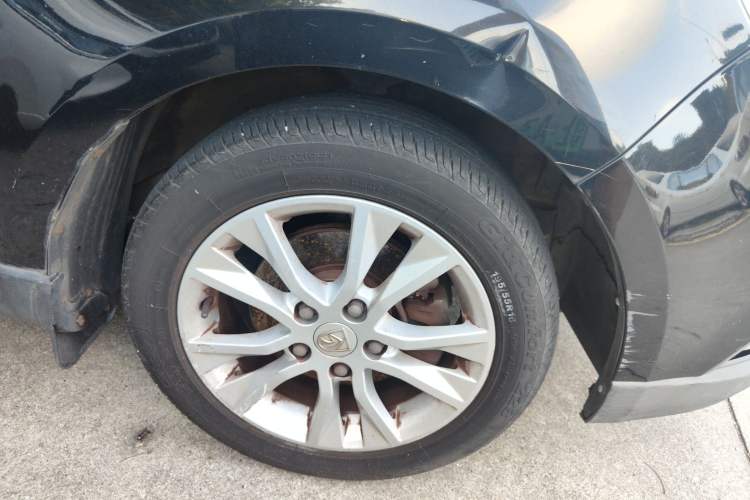 Used Baojun 730 2014 1.5L manual Comfort version 7 seats