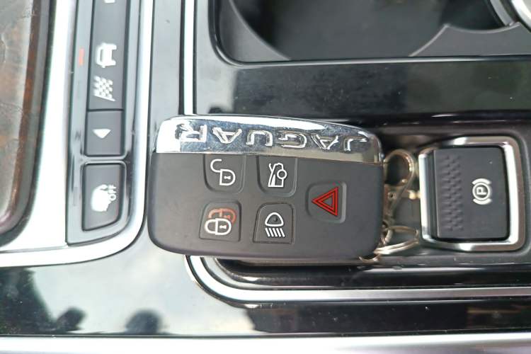 Used Jaguar XFL 2018 XFL 2.0T 250 PS Luxury Edition