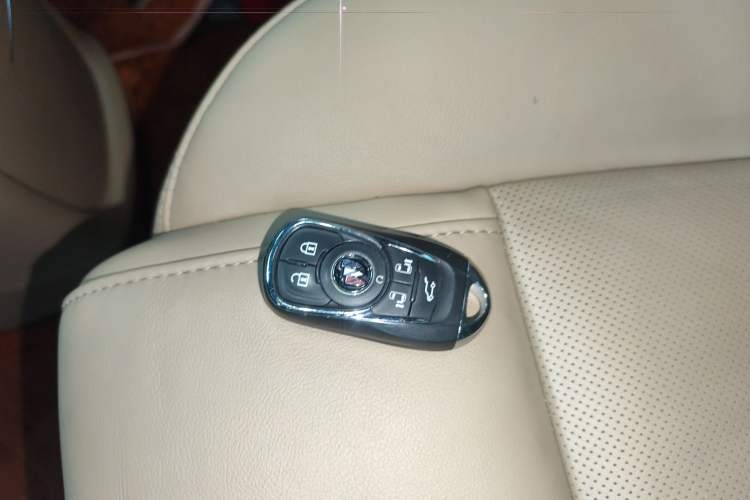 Used Buick GL8 2021 ES Land Cruiser 653T Flagship Model