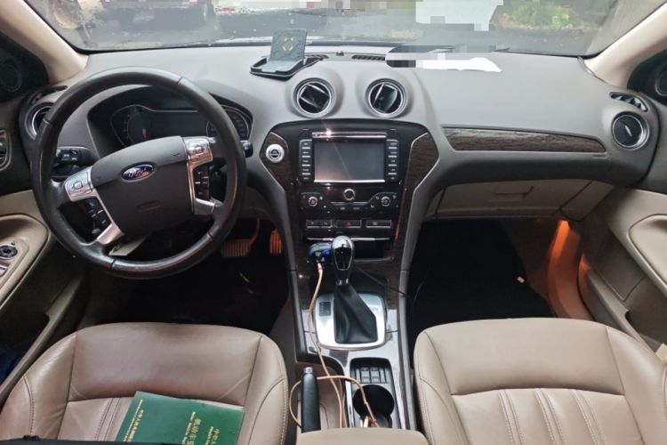 Used Ford Mondeo 2011 2.0L GTDi240 Ultimate Edition Center Console