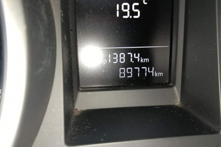 Used Volkswagen Golf 2012 1.6L Automatic Comfort Model Odometer Close Up
