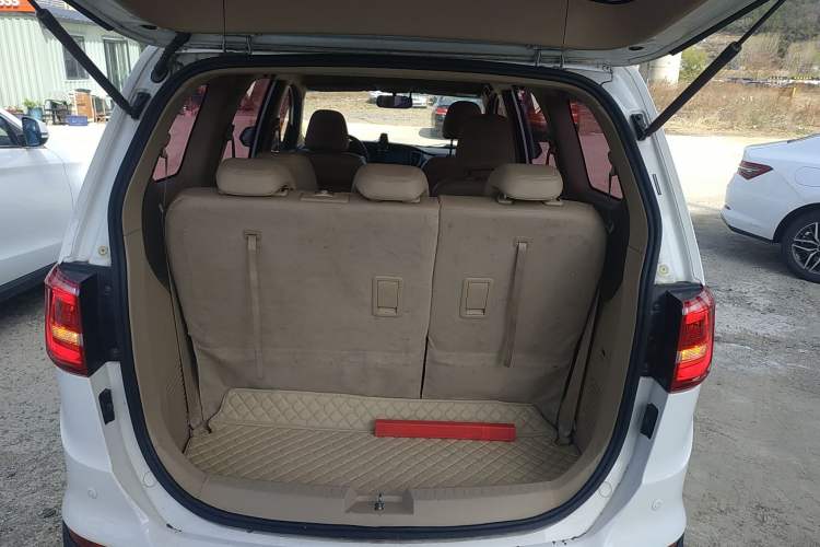 Used Baojun 730 2016 1.5L Manual Comfort Version 7 Seats China V Emission Standard Trunk