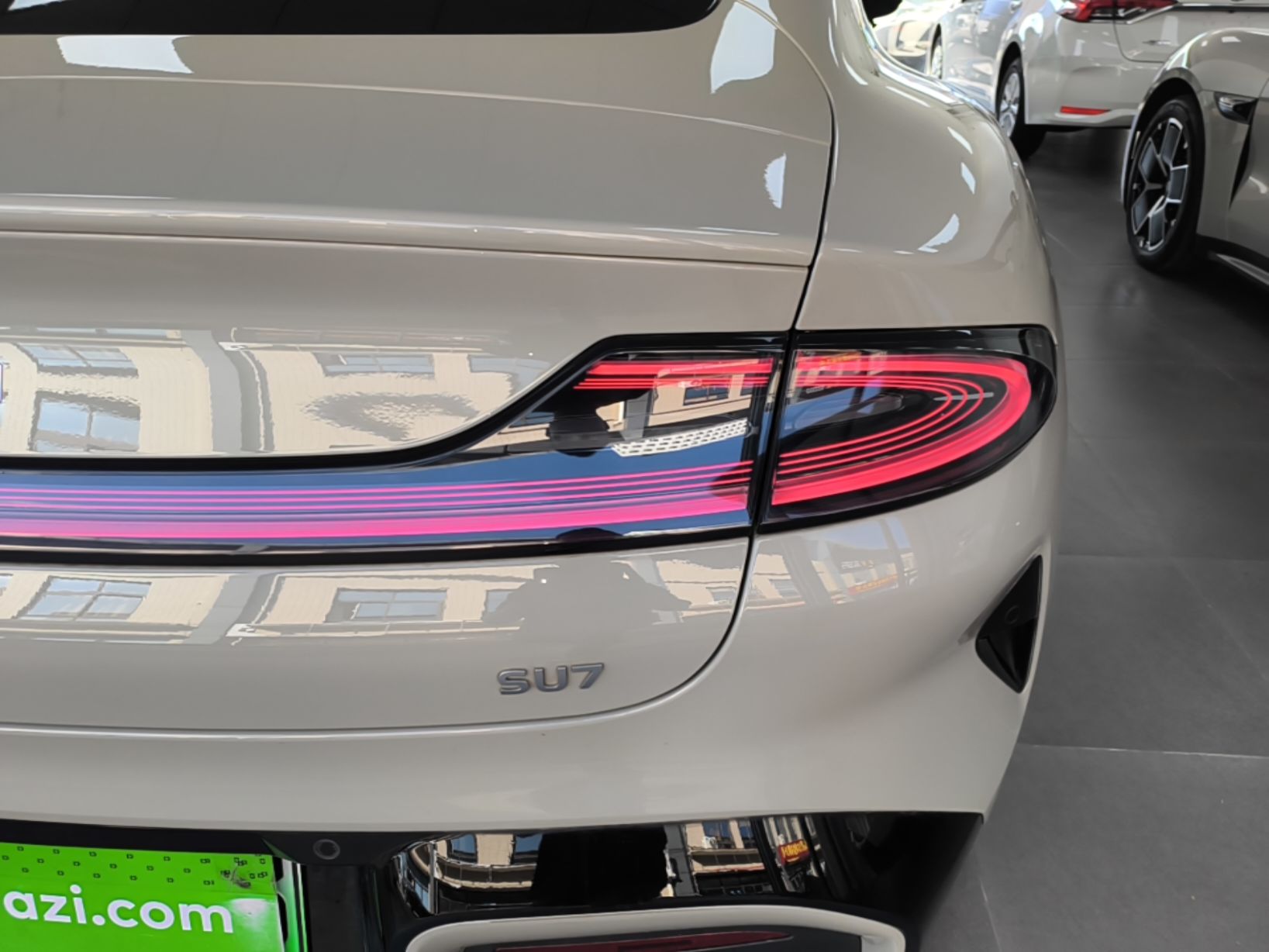 Xiaomi Auto SU7 2024 Rear-Drive Ultra-Long Range Advanced Pro-Level Intelligent Driving Version — снимка 9