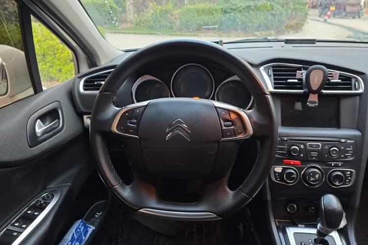 Used Citroen C4L 2014 1.6THP Intelligent Drive Automatic Dynamic Model
