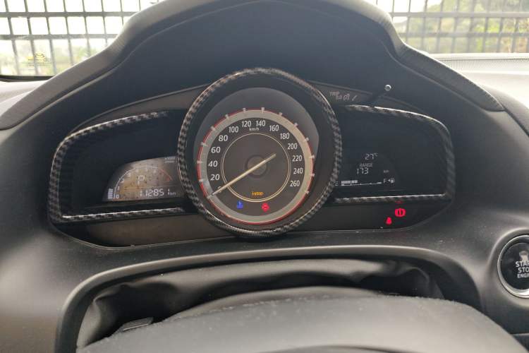 Used Mazda 3 Axela 2014 Sedan 1.5L Automatic Luxury Model