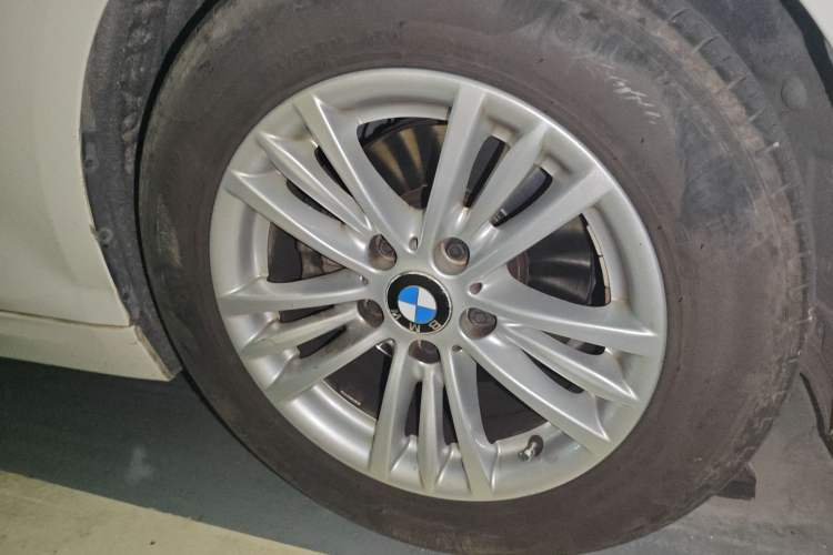 Used BMW 3 Series 2014 320Li Fashion Model
